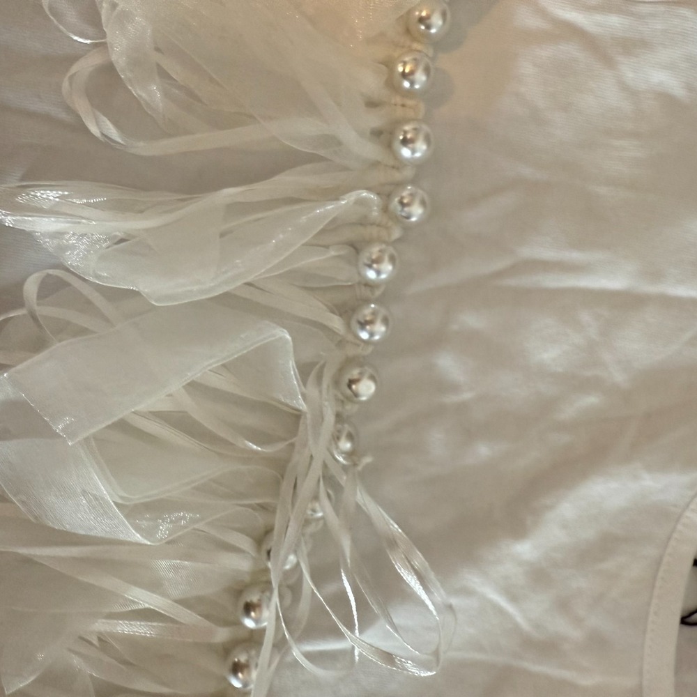White‎ Ruffle Pearl Embellished Top Romantic Statement Elegant Feminine Blouse M - Picture 4 of 9